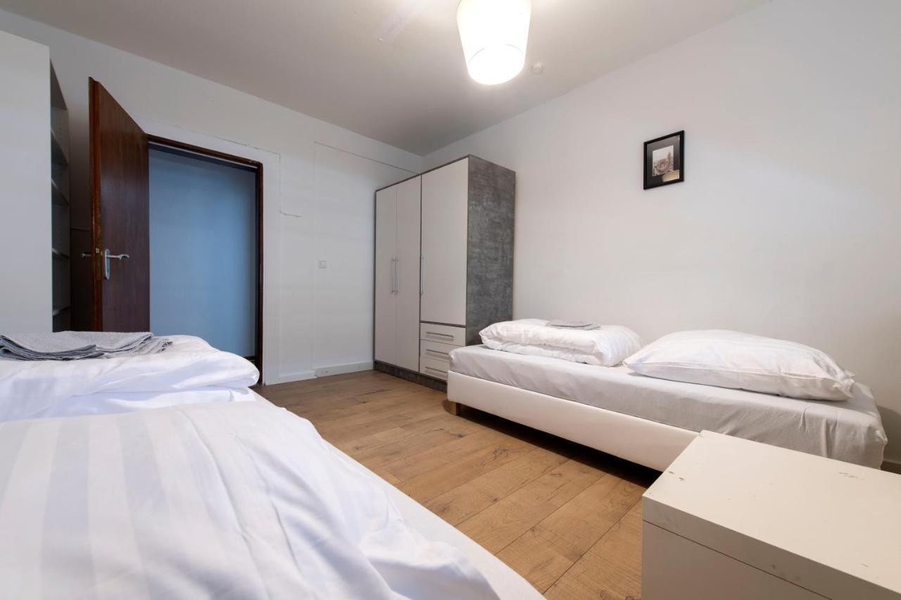 Workers Home- Central - 8 Single Box Spring Beds - Near Enschede Gronau  Bagian luar foto